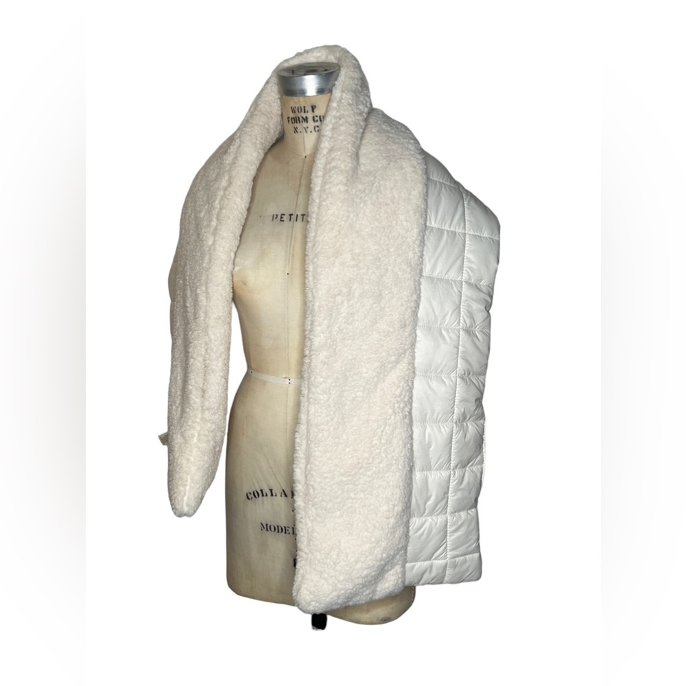 Free People white Downhill puffer Sherpa scarf